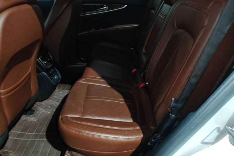 Used Lincoln MKX 2015 2.7T Four-Wheel Drive Prestige Edition Left Rear Seat