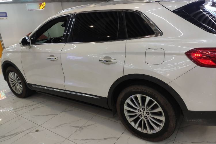 Used Lincoln MKX 2015 2.0T Four-Wheel Drive Luxury Edition Left Side