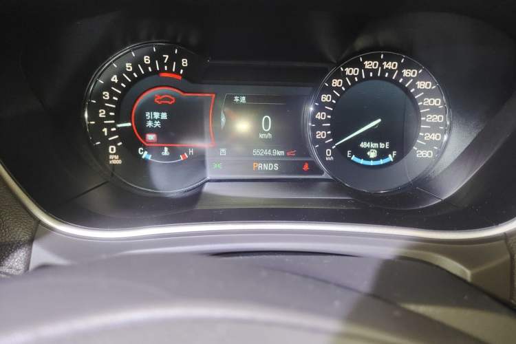 Used Lincoln MKX 2015 2.0T Two-Wheel Drive Deluxe Edition Odometer Close Up