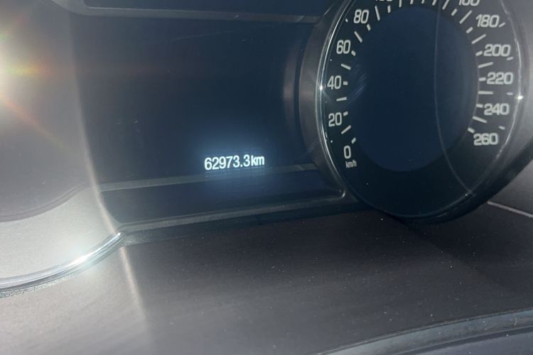 Used Lincoln MKX 2015 2.0T Four-Wheel Drive Luxury Edition Odometer Close Up