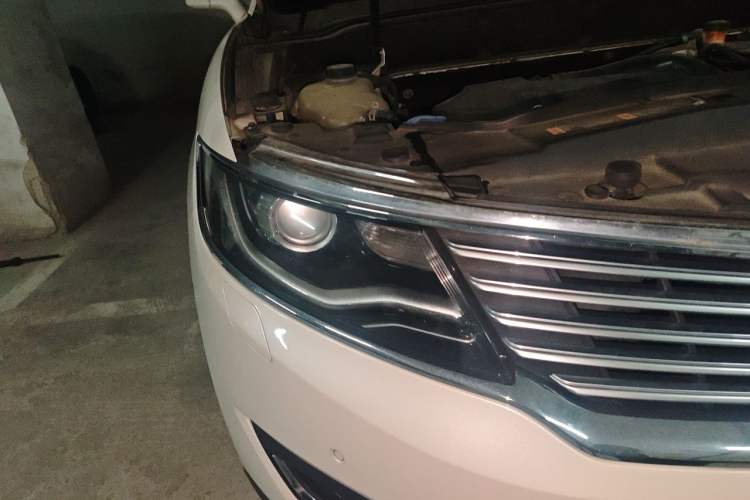 Used Lincoln MKX 2015 2.0T Four-Wheel Drive Luxury Edition Right Front Headlight
