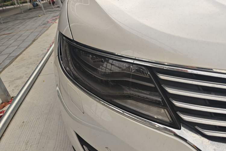 Used Lincoln MKX 2015 2.7T Four-Wheel Drive Prestige Edition Right Front Headlight