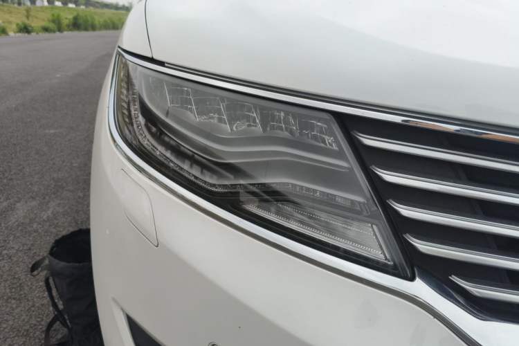 Used Lincoln MKX 2015 2.7T Four-Wheel Drive Prestige Edition Right Front Headlight