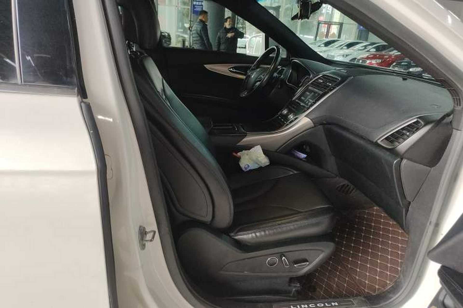 Used Lincoln MKX 2015 2.0T Two-Wheel Drive Deluxe Edition Right Front Seat