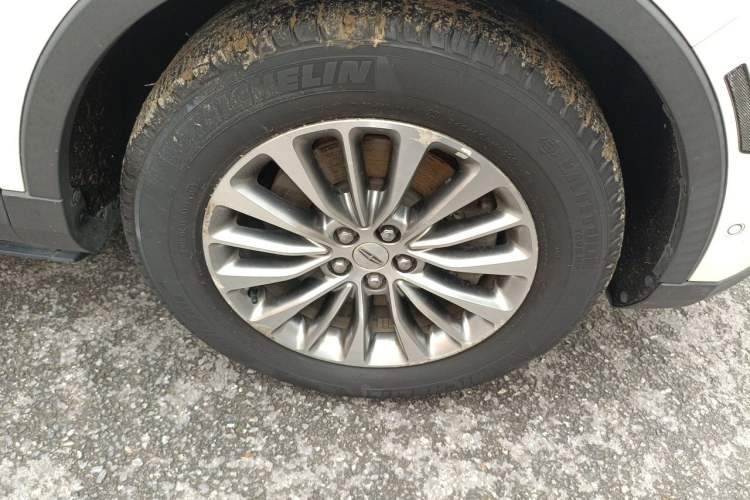 Used Lincoln MKX 2015 2.0T Four-Wheel Drive Luxury Edition Right Front Wheel Hub