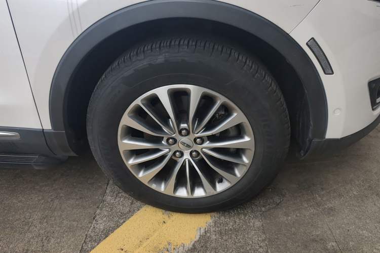 Used Lincoln MKX 2015 2.0T Four-Wheel Drive Luxury Edition Right Front Wheel Hub