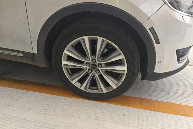 Used Lincoln MKX 2015 2.7T Four-Wheel Drive Prestige Edition Right Front Wheel Hub