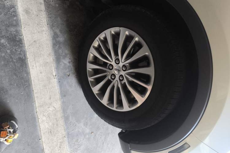Used Lincoln MKX 2015 2.0T Four-Wheel Drive Luxury Edition Right Front Wheel Hub