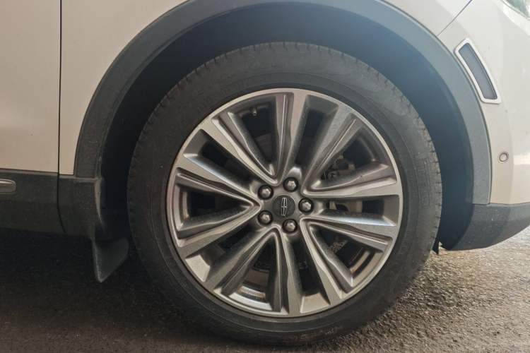 Used Lincoln MKX 2015 2.7T Four-Wheel Drive Prestige Edition Right Front Wheel Hub