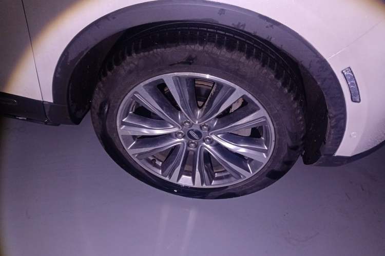Used Lincoln MKX 2015 2.7T Four-Wheel Drive Prestige Edition Right Front Wheel Hub