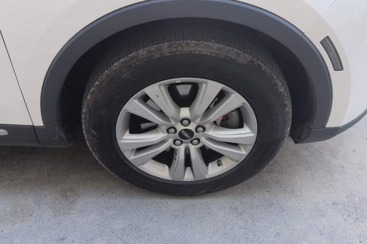 Used Lincoln MKX 2015 2.0T Two-Wheel Drive Deluxe Edition Right Front Wheel Hub