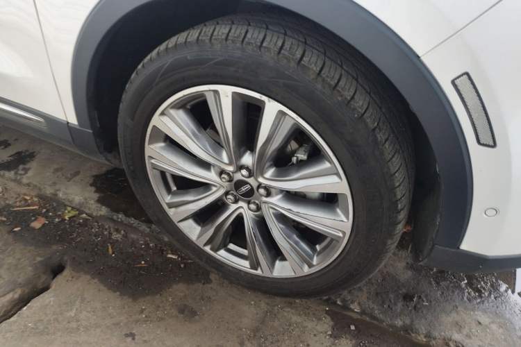 Used Lincoln MKX 2015 2.7T Four-Wheel Drive Prestige Edition Right Front Wheel Hub