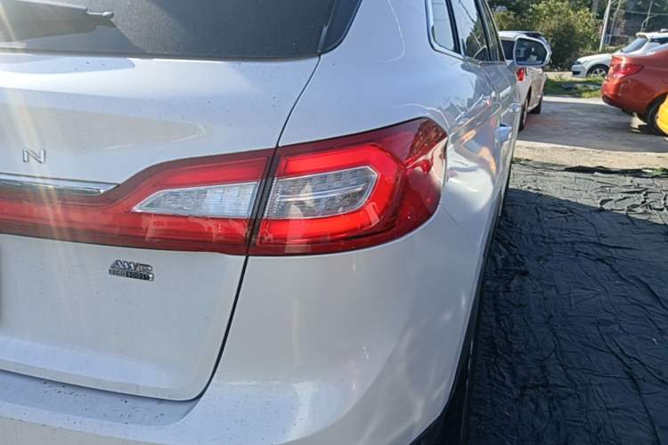 Used Lincoln MKX 2015 2.0T Four-Wheel Drive Luxury Edition Right Rear Taillight