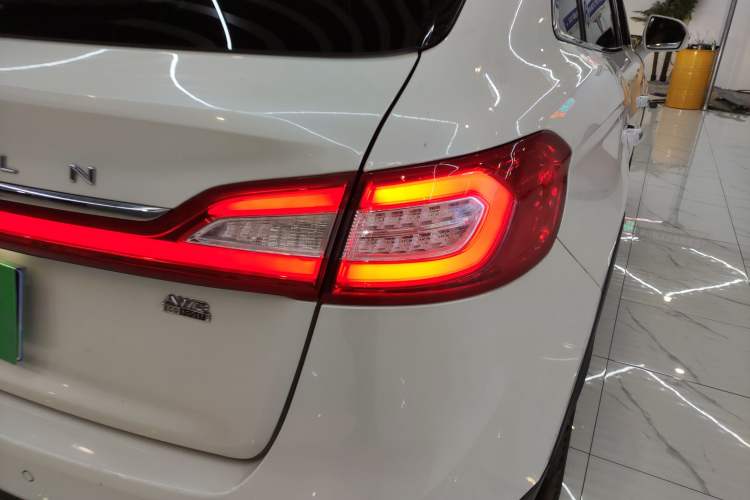 Used Lincoln MKX 2015 2.0T Four-Wheel Drive Luxury Edition Right Rear Taillight