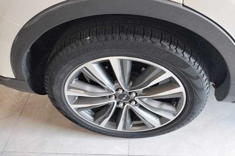 Used Lincoln MKX 2015 2.7T Four-Wheel Drive Prestige Edition Right Rear Wheel Hub
