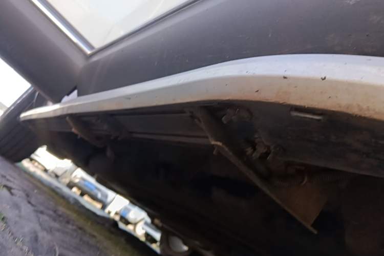 Used Lincoln MKX 2015 2.0T Four-Wheel Drive Luxury Edition Right Side Sill