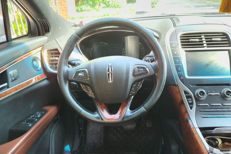 Used Lincoln MKX 2015 2.7T Four-Wheel Drive Prestige Edition Steering Wheel