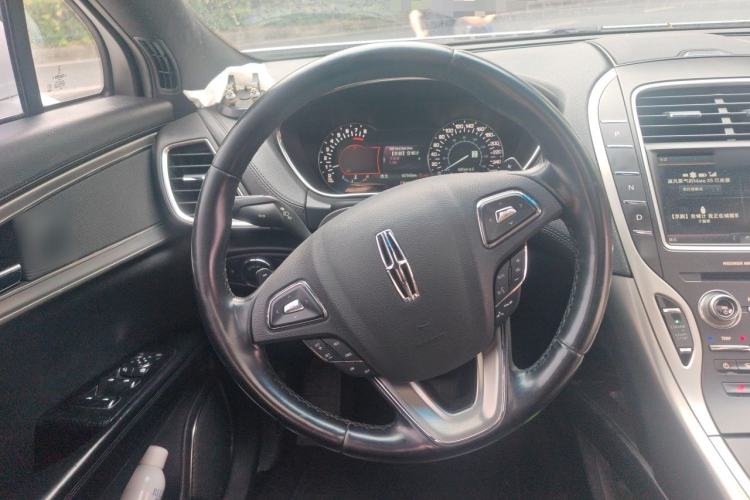 Used Lincoln MKX 2015 2.0T Two-Wheel Drive Deluxe Edition Steering Wheel