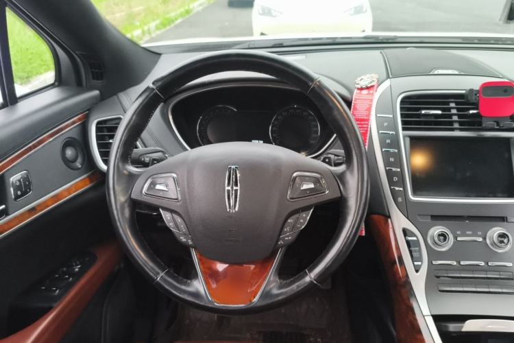 Used Lincoln MKX 2015 2.7T Four-Wheel Drive Prestige Edition Steering Wheel