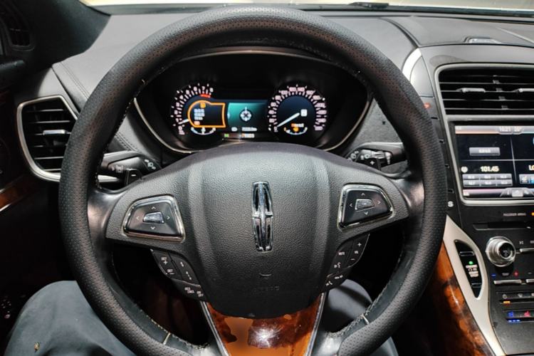 Used Lincoln MKX 2015 2.7T Four-Wheel Drive Prestige Edition Steering Wheel