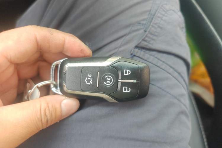 Used Lincoln MKX 2015 2.0T Two-Wheel Drive Deluxe Edition Vehicle Key
