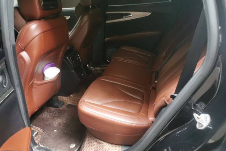 Used Lincoln MKX  Left Rear Seat