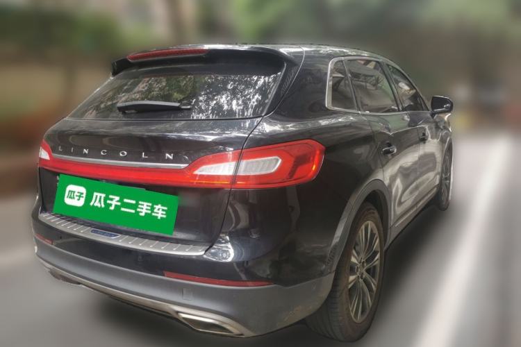 Used Lincoln MKX  Rear Right 45 Deg