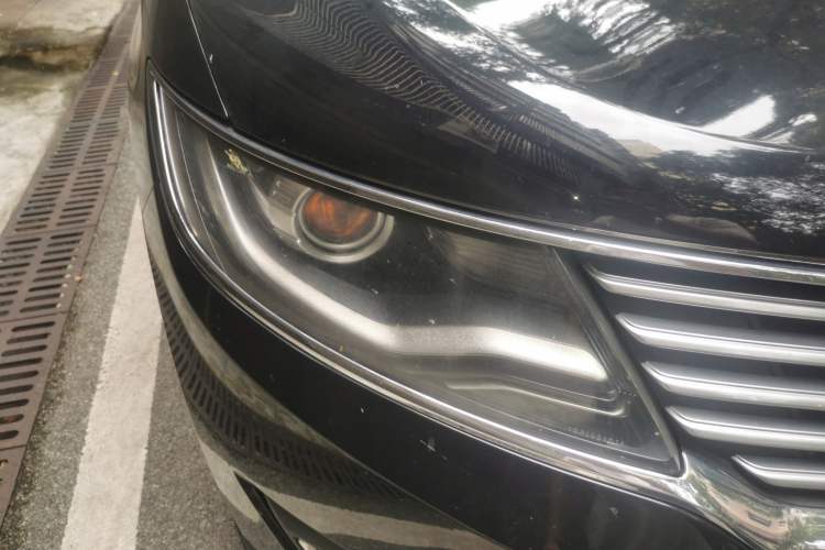 Used Lincoln MKX  Right Front Headlight