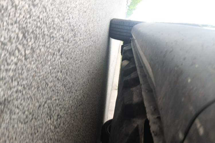 Used Lincoln MKX  Chassis Front Right