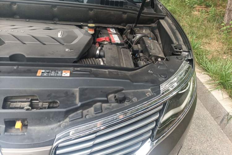 Used Lincoln MKX  Engine Bay Left