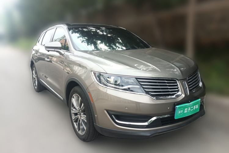 Used Lincoln MKX  Front Right 45 Deg