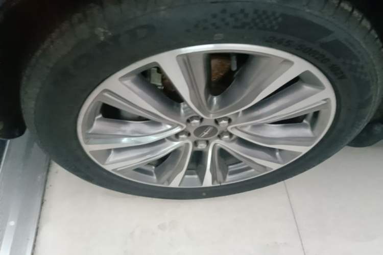 Used Lincoln MKX 2016 2.7T Reserve U.S.-Spec Version Left Front Wheel Hub