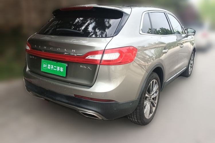 Used Lincoln MKX  Rear Right 45 Deg