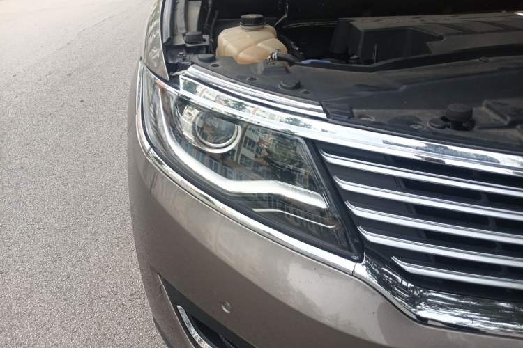 Used Lincoln MKX  Right Front Headlight