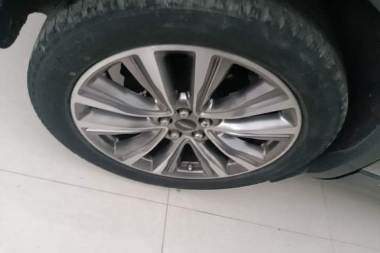 Used Lincoln MKX 2016 2.7T Reserve U.S.-Spec Version Right Rear Wheel Hub