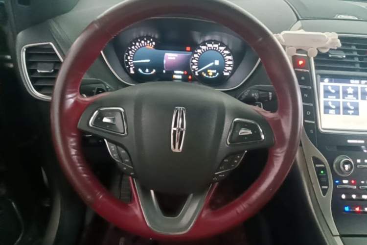 Used Lincoln MKX 2016 2.7T Reserve U.S.-Spec Version Steering Wheel