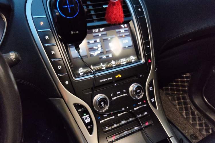 Used Lincoln MKX 2017 2.0T Two-Wheel Drive Deluxe Edition Audio And AC Panel
