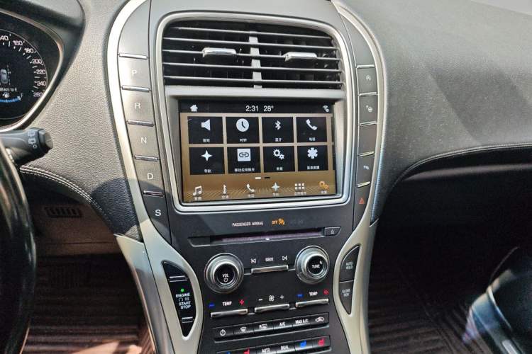 Used Lincoln MKX 2017 2.0T Four-Wheel Drive Zunya Edition Audio And AC Panel
