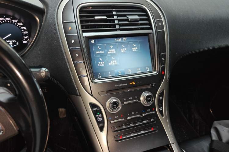 Used Lincoln MKX 2017 2.0T Two-Wheel Drive Deluxe Edition Audio And AC Panel