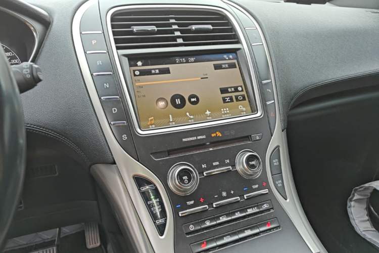 Used Lincoln MKX 2017 2.0T Two-Wheel Drive Deluxe Edition Audio And AC Panel