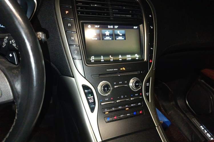 Used Lincoln MKX 2017 2.0T Four-Wheel Drive Zunya Edition Audio And AC Panel