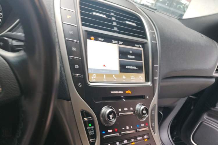 Used Lincoln MKX 2017 2.0T Two-Wheel Drive Deluxe Edition Audio And AC Panel