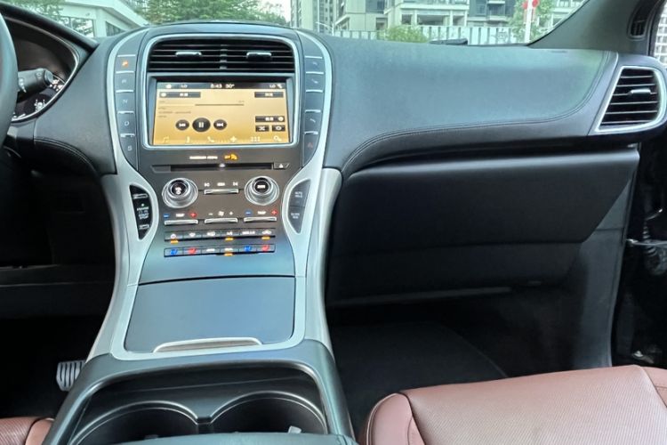 Used Lincoln MKX 2017 2.0T Four-Wheel Drive Zunya Edition Audio And AC Panel