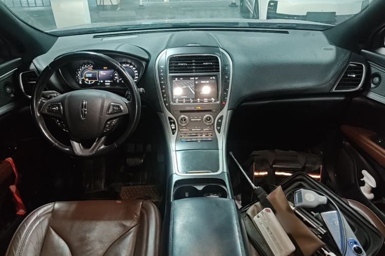 Used Lincoln MKX 2017 2.0T Four-Wheel Drive Zunya Edition Center Console