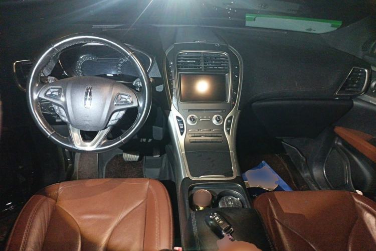 Used Lincoln MKX 2017 2.0T Four-Wheel Drive Zunya Edition Center Console