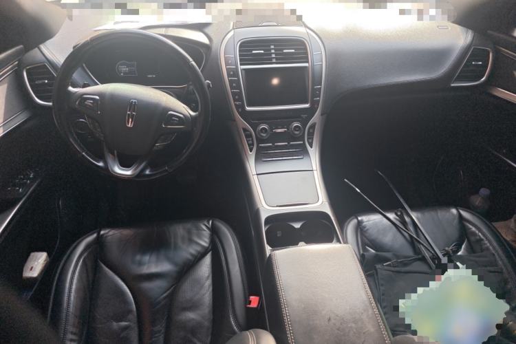 Used Lincoln MKX 2017 2.0T Two-Wheel Drive Deluxe Edition Center Console