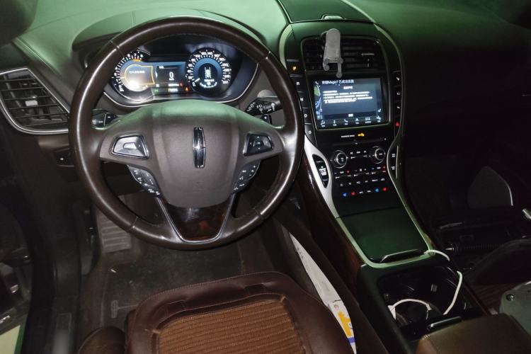 Used Lincoln MKX 2017 2.7T Four-Wheel Drive Presidential Series Center Console