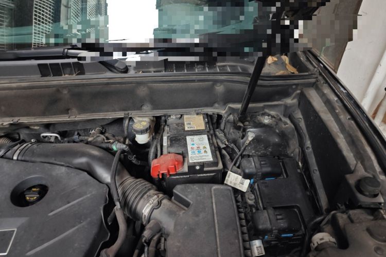 Used Lincoln MKX 2017 2.0T Two-Wheel Drive Deluxe Edition Engine Bay Left
