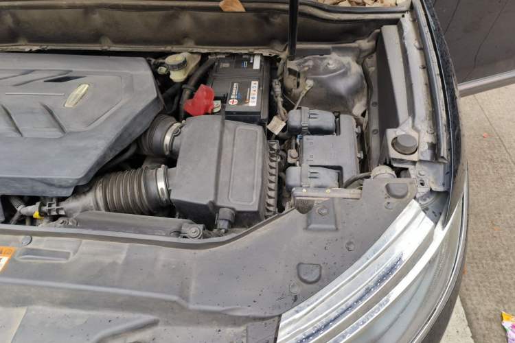 Used Lincoln MKX 2017 2.7T Four-Wheel Drive Prestige Edition Engine Bay Left