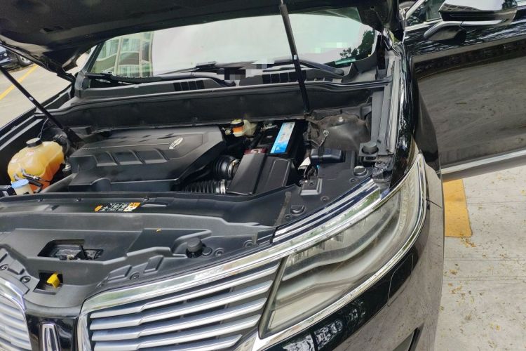 Used Lincoln MKX 2017 2.7T Four-Wheel Drive Prestige Edition Engine Bay Left